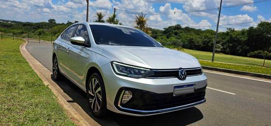 VOLKSWAGEN VIRTUS 1.0 200 TSI HIGHLINE AUTOMÁTICO